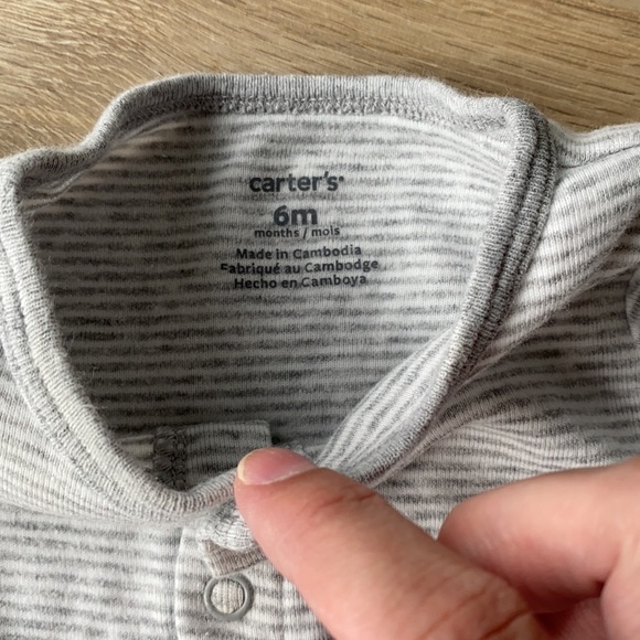 Carter’s 6m - Picture 2 of 2